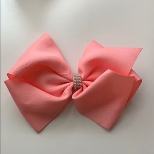 Pink bow with diamonds